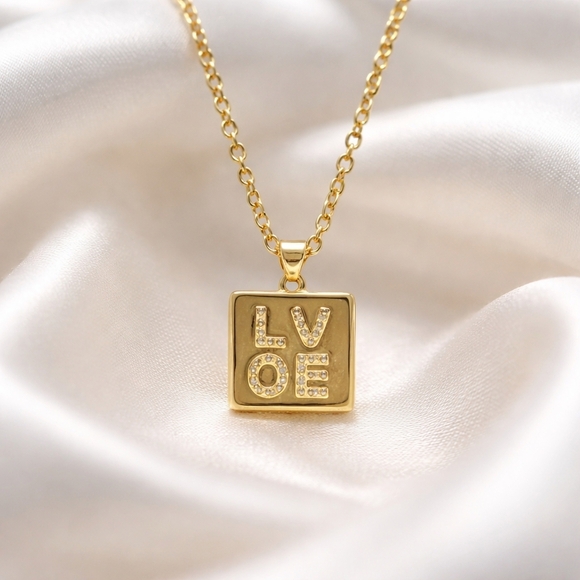 no brand Jewelry - Gold Love Pendant Necklace